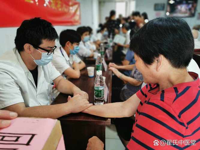 白衣執(zhí)甲，何懼流言——對(duì)“持證免費(fèi)咨詢”遭遇不解的思考